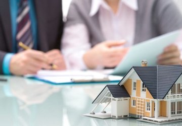 Продажа недвижимости, сопровождение сделок <span style="font-weight: bold; font-style: italic;">Услуги риэлтора</span>